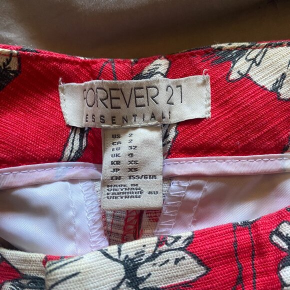 Forever 21 red ankle pencil pants with white floral motif design - Picture 5 of 5
